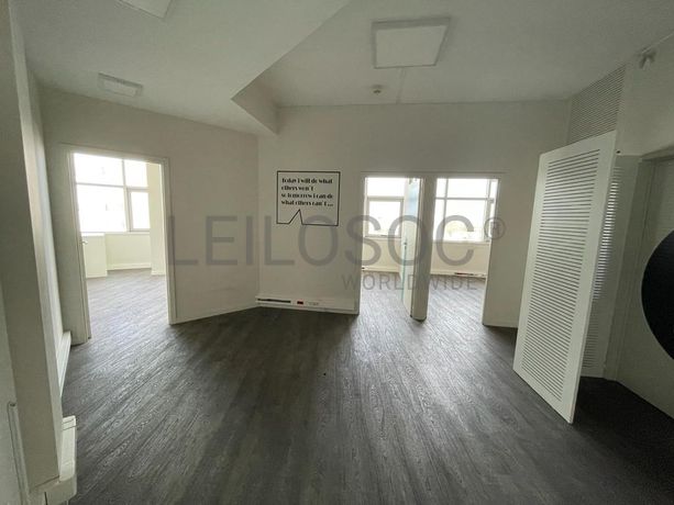 Escritórios + Lugares de Garagem · Porto