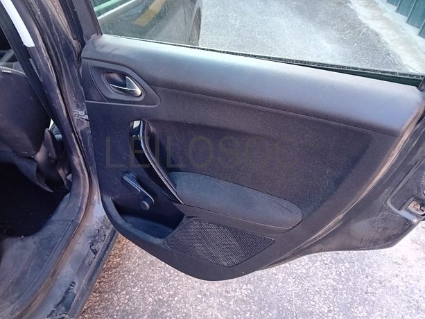 Peugeot 208 · Ano 2012