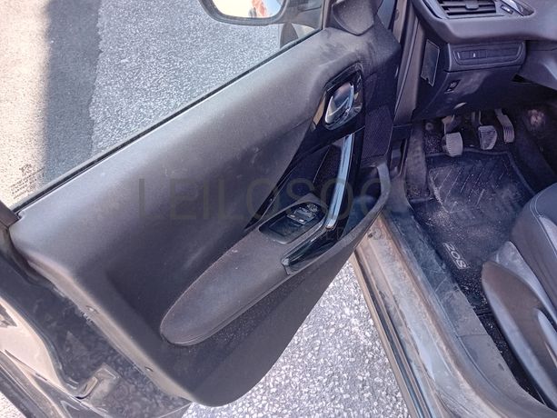 Peugeot 208 · Ano 2012