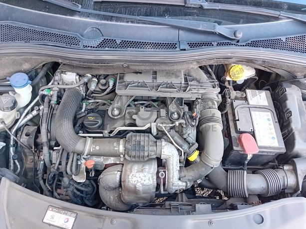 Peugeot 208 · Ano 2012