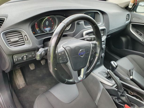 Volvo V40 · Ano 2016