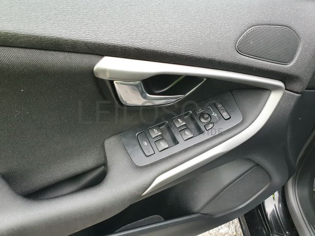 Volvo V40 · Ano 2016