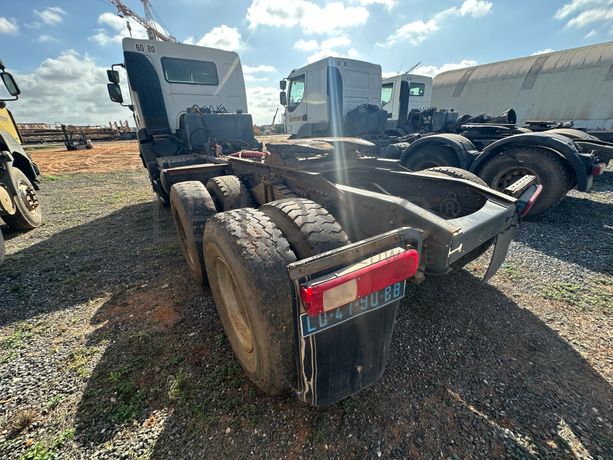 Renault Kerax 440 DXI (1)