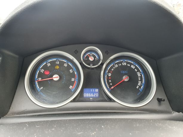 Opel Astra · Ano 2010