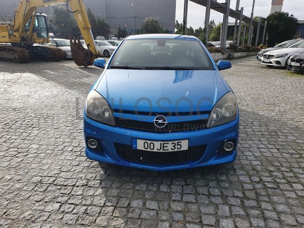Opel Astra · Ano 2010