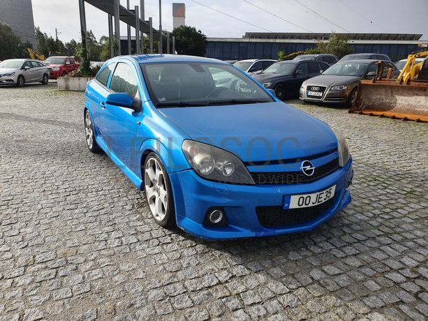 Opel Astra · Ano 2010