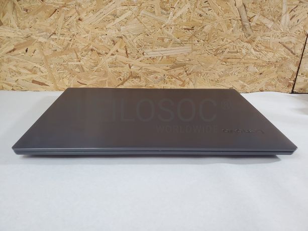 Portátil Lenovo V330