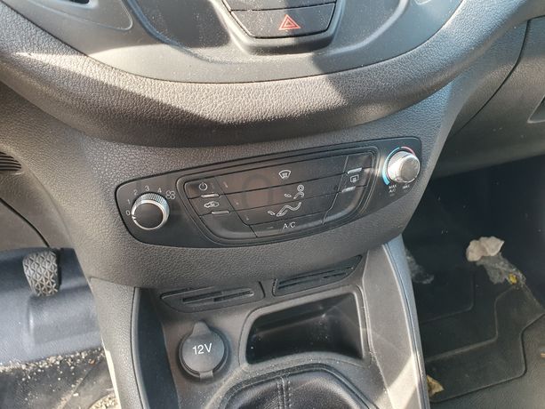 Ford Transit Courrier