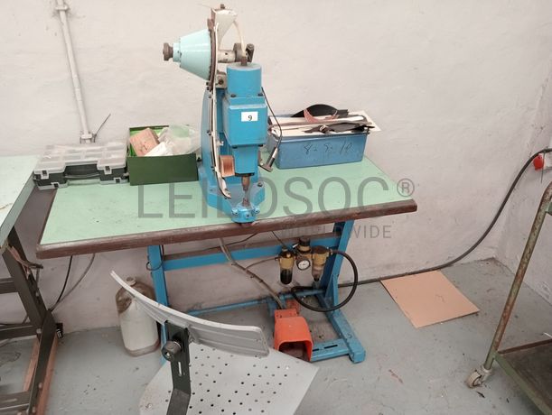 Máquina de vergar gáspeas + Máquina de facear + Máquina de ilhoses