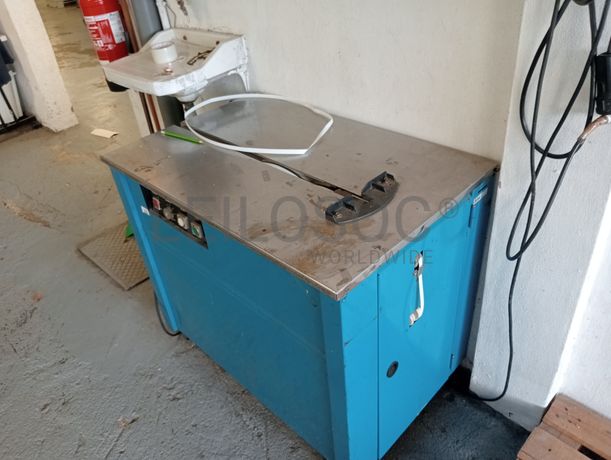 Forno + Máquina de costura + Máquina de rentilhar palmilhas + Máquina de cintar caixas