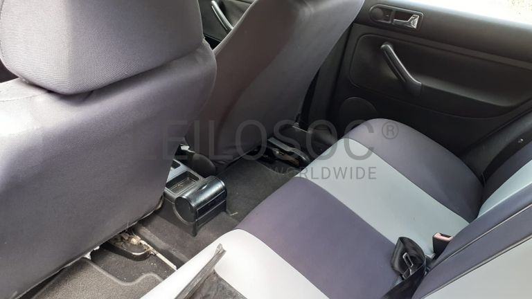 Volkswagen Golf · Ano 2001