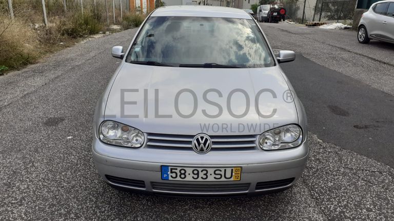 Volkswagen Golf · Ano 2001