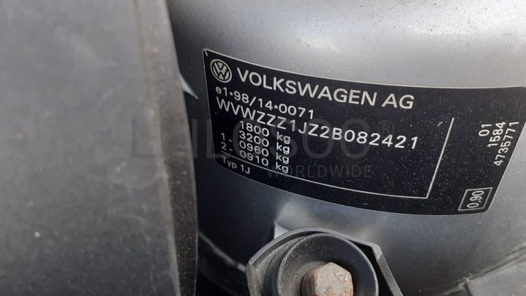 Volkswagen Golf · Ano 2001