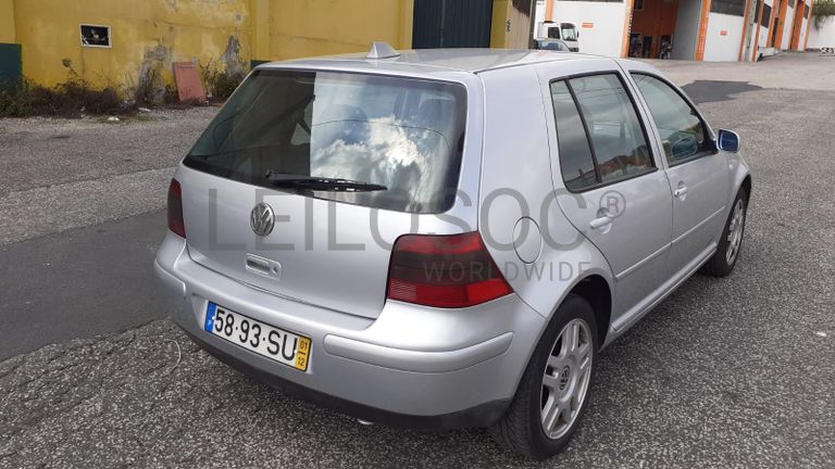 Volkswagen Golf · Ano 2001