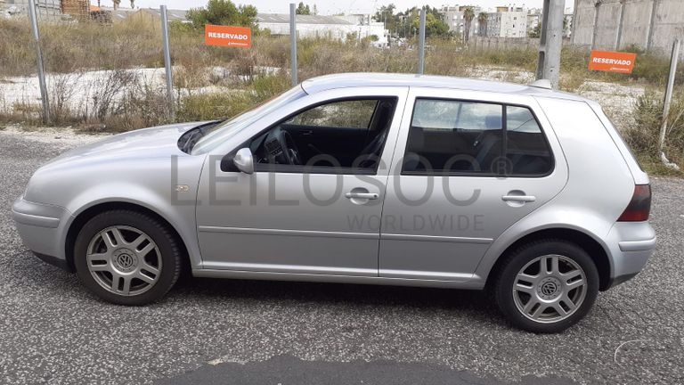 Volkswagen Golf · Ano 2001