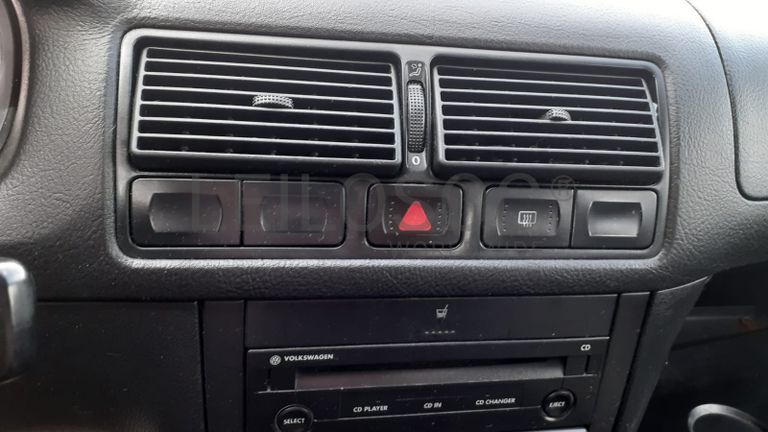 Volkswagen Golf · Ano 2001