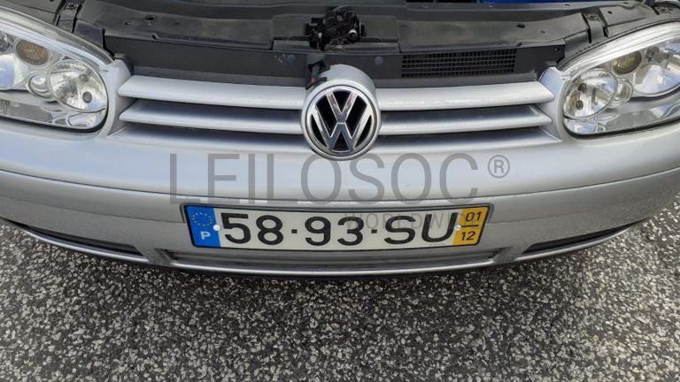 Volkswagen Golf · Ano 2001