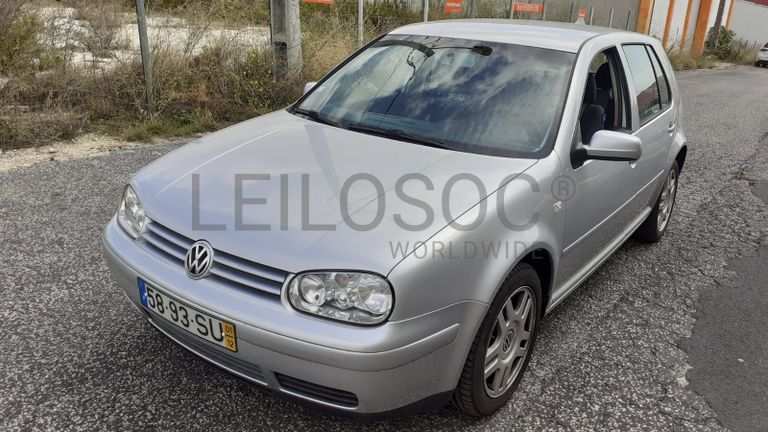 Volkswagen Golf · Ano 2001