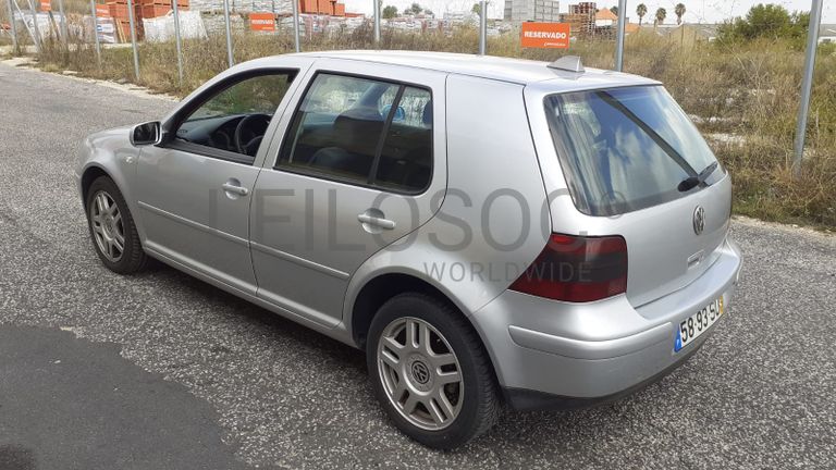 Volkswagen Golf · Ano 2001