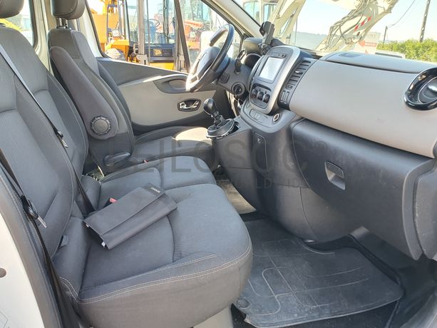 Renault Trafic 1.6 DCI · Ano 2015