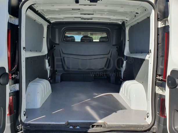 Renault Trafic 1.6 DCI · Ano 2015