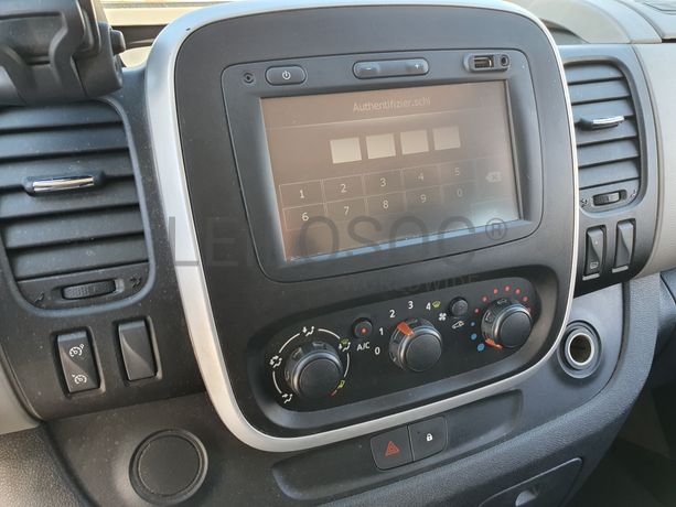 Renault Trafic 1.6 DCI · Ano 2015