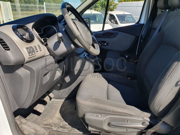 Renault Trafic 1.6 DCI · Ano 2015