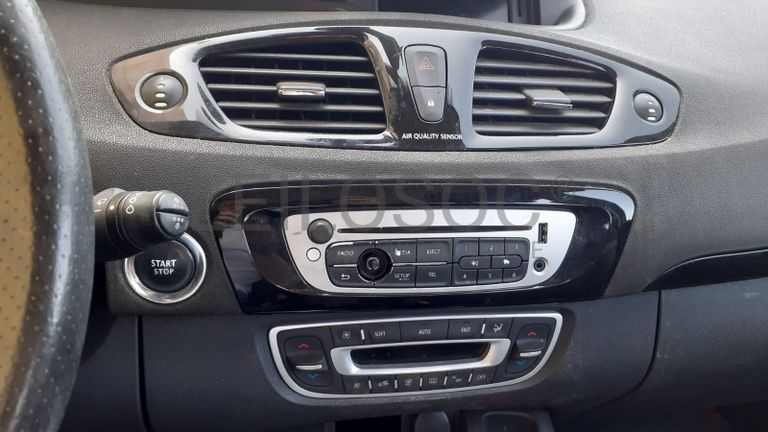 Renault Grand Scénic DCI · Ano 2013