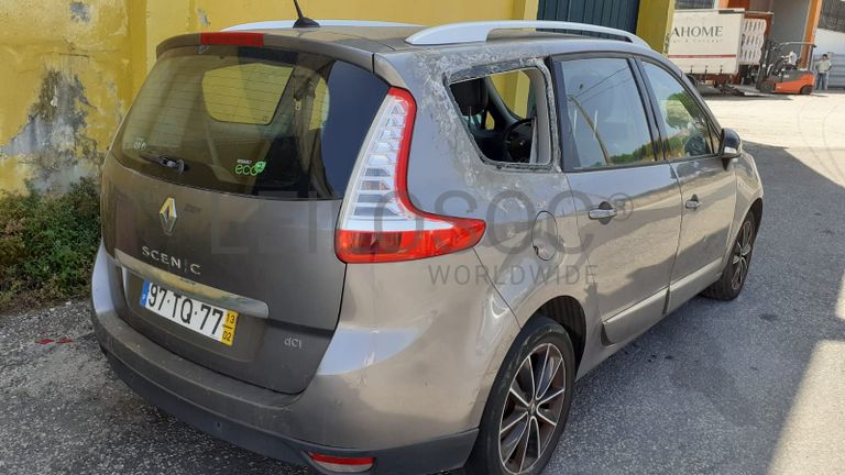 Renault Grand Scénic DCI · Ano 2013