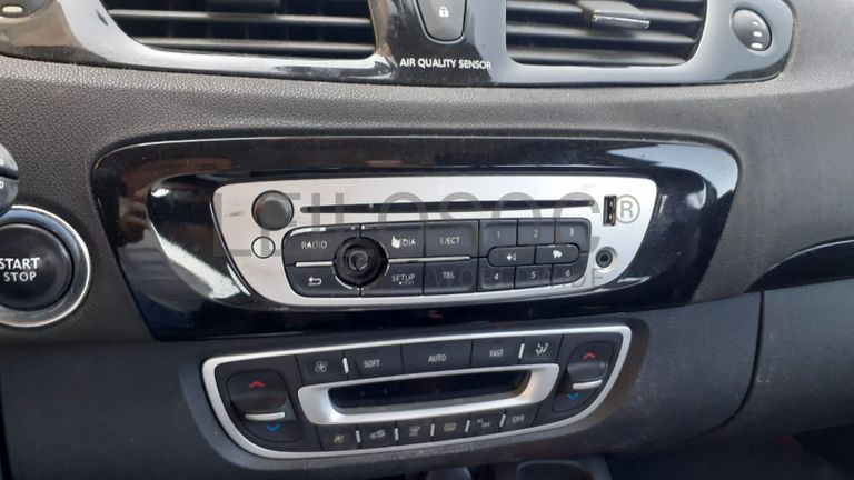 Renault Grand Scénic DCI · Ano 2013