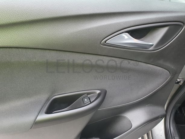 Opel Astra · Ano 2019