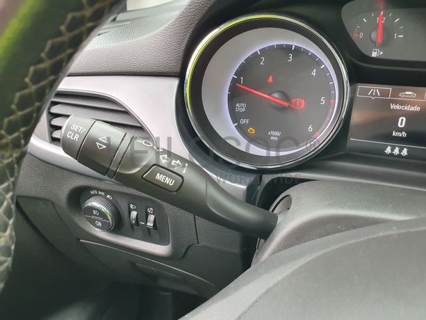 Opel Astra · Ano 2019