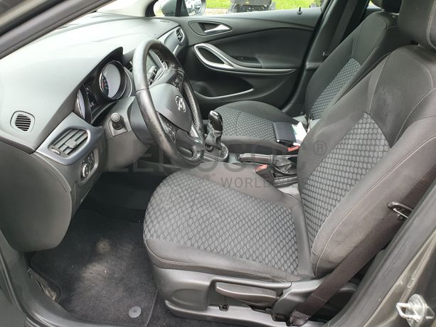 Opel Astra · Ano 2019