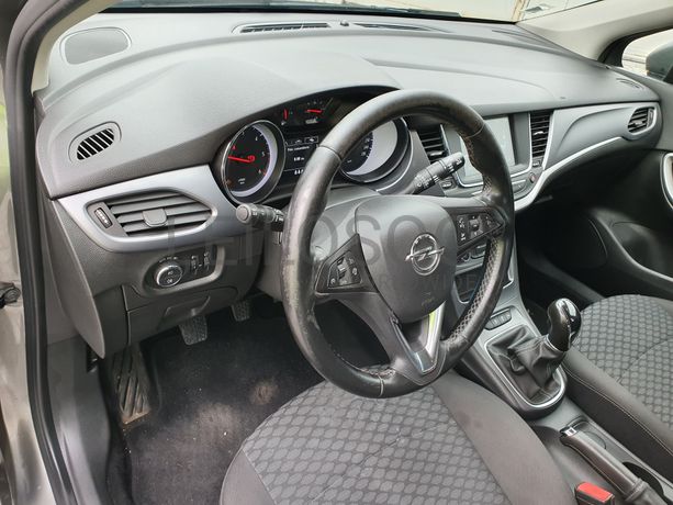 Opel Astra · Ano 2019
