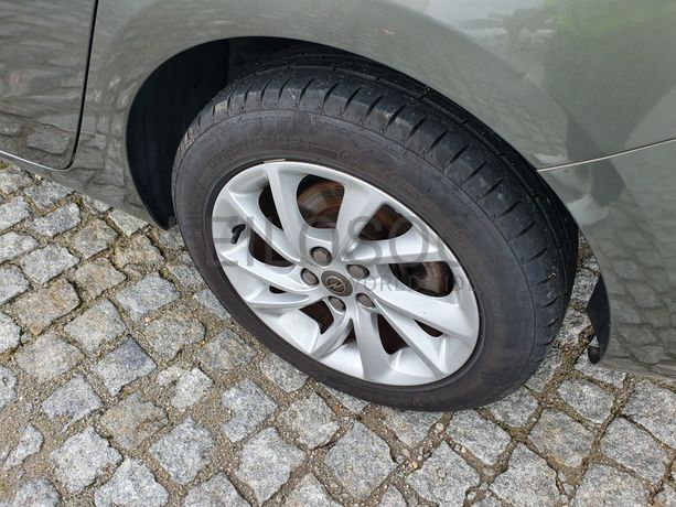 Opel Astra · Ano 2019