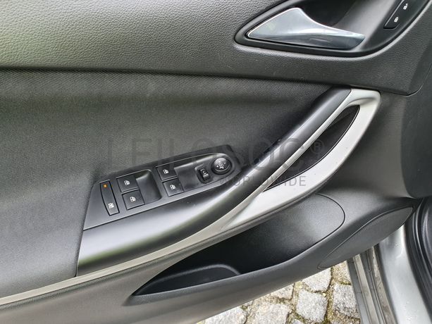 Opel Astra · Ano 2019