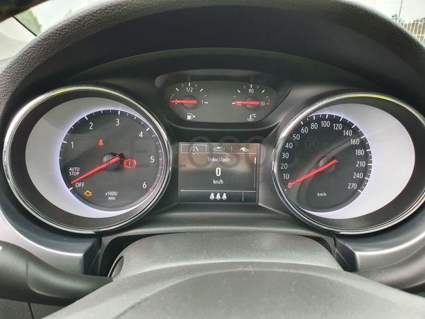 Opel Astra · Ano 2019