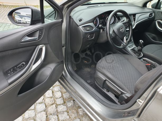 Opel Astra · Ano 2019