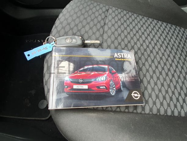 Opel Astra · Ano 2019