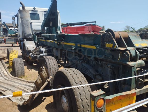 Camião Mercedes-Benz · 2008