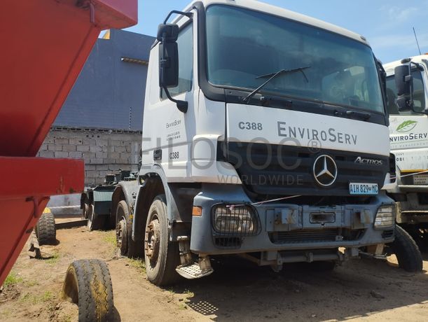 Camião Mercedes-Benz · 2008