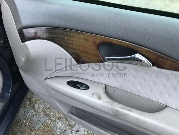 Mercedes-Benz E270 CDI · Ano 2002