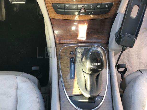 Mercedes-Benz E270 CDI · Ano 2002