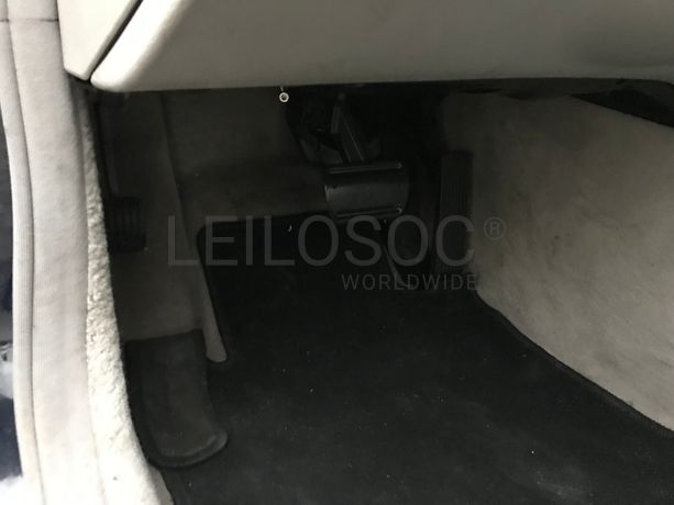 Mercedes-Benz E270 CDI · Ano 2002