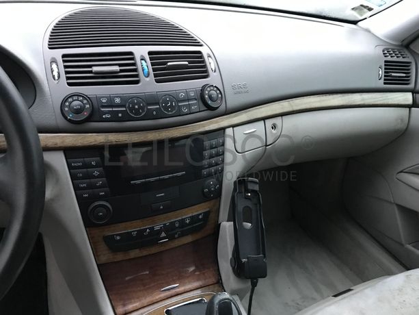 Mercedes-Benz E270 CDI · Ano 2002