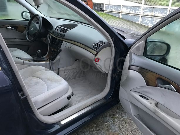 Mercedes-Benz E270 CDI · Ano 2002