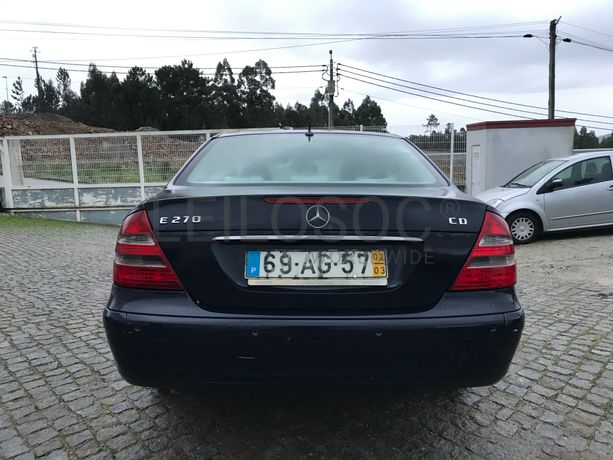 Mercedes-Benz E270 CDI · Ano 2002