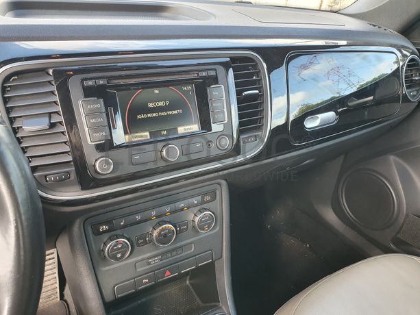 Volkswagen Beetle Cabrio · Ano 2013