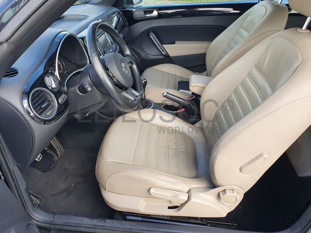 Volkswagen Beetle Cabrio · Ano 2013