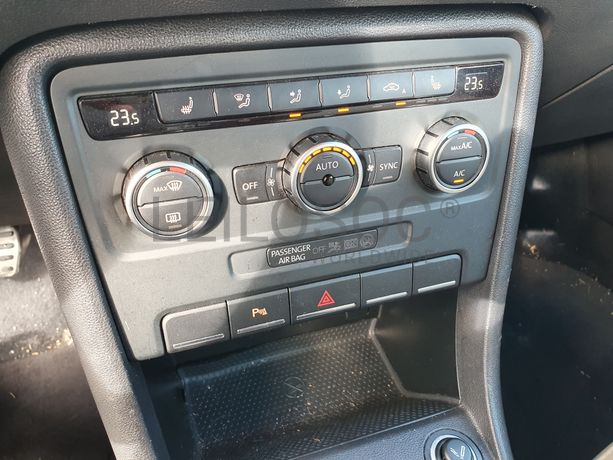 Volkswagen Beetle Cabrio · Ano 2013